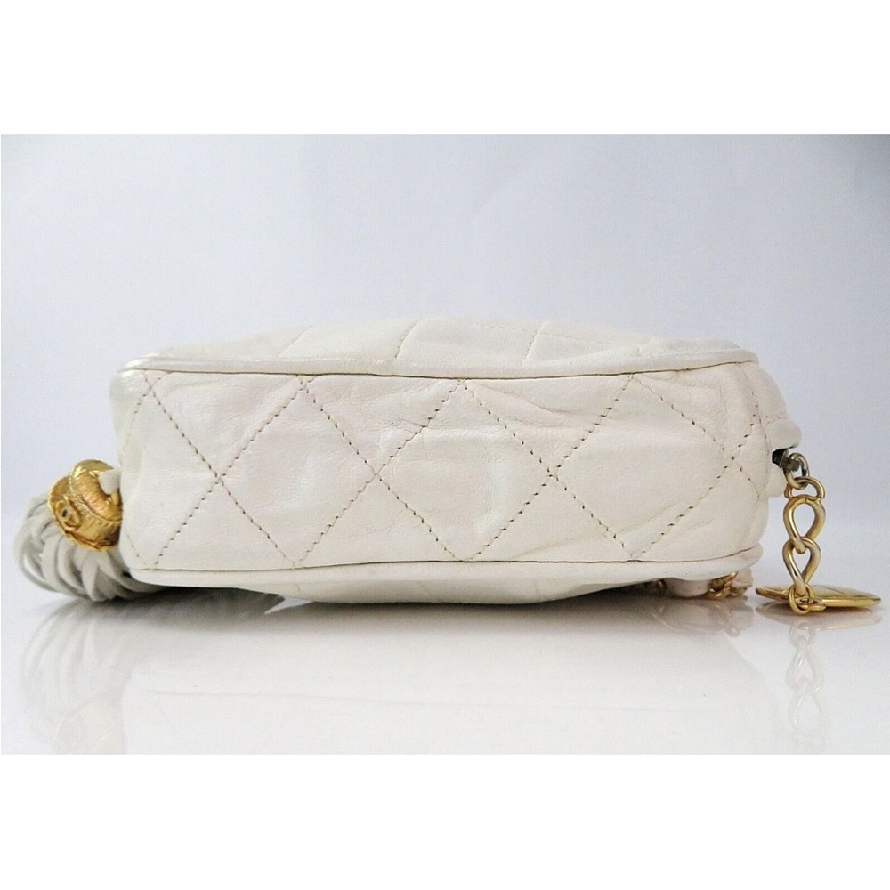 Elegant White Quilted Shoulder Bag - Picture 6 of 16